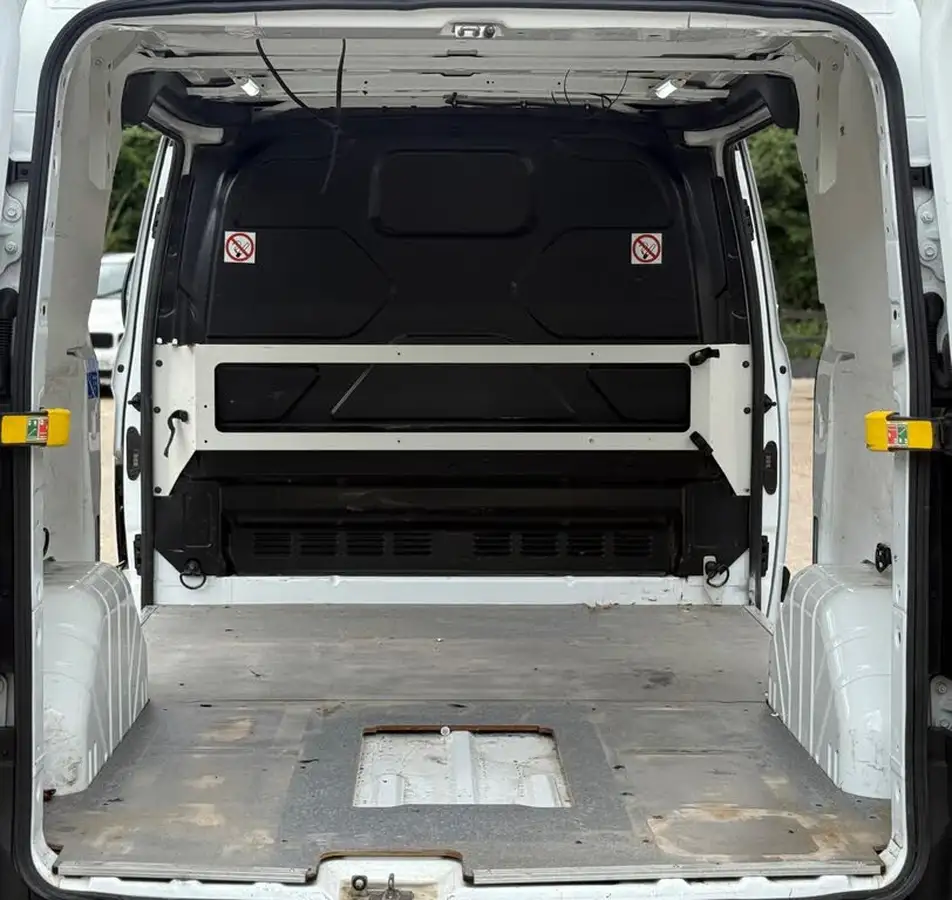 2017-ford-transit-custom-20tdci-310-l1h1-105pseu6-panel-van-big-11