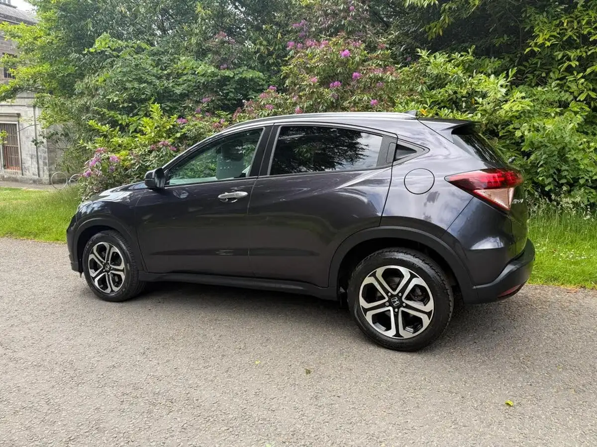 2016-honda-hr-v-15-i-vtec-ex-cvt-big-3