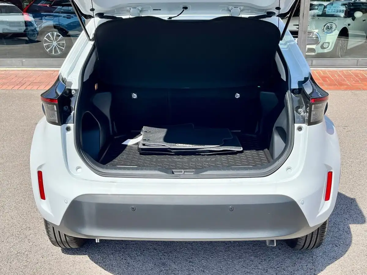 2024-toyota-yaris-cross-15-vvt-i-icon-big-63