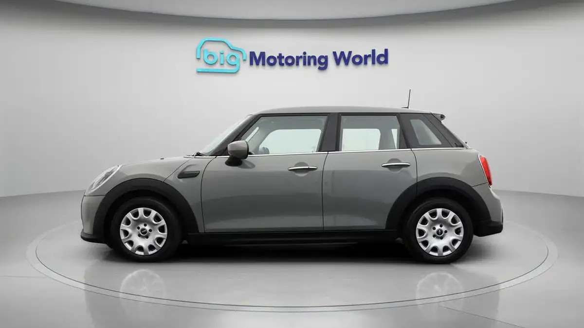 2022-mini-cooper-15-one-classic-5d-big-4