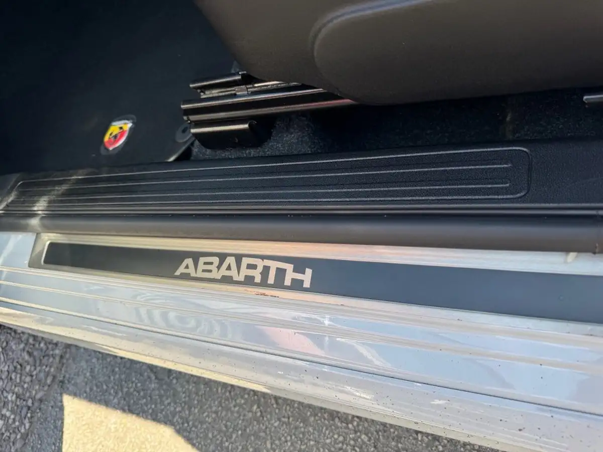 2015-abarth-500-14-big-30