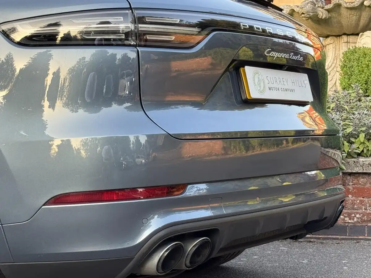2018-porsche-cayenne-40-v8-turbo-big-37