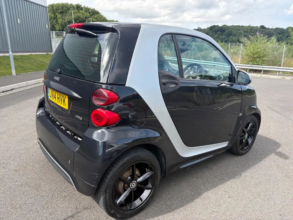 2014-smart-fortwo-10-grandstyle-mhd-71bhp-coupe-big-7