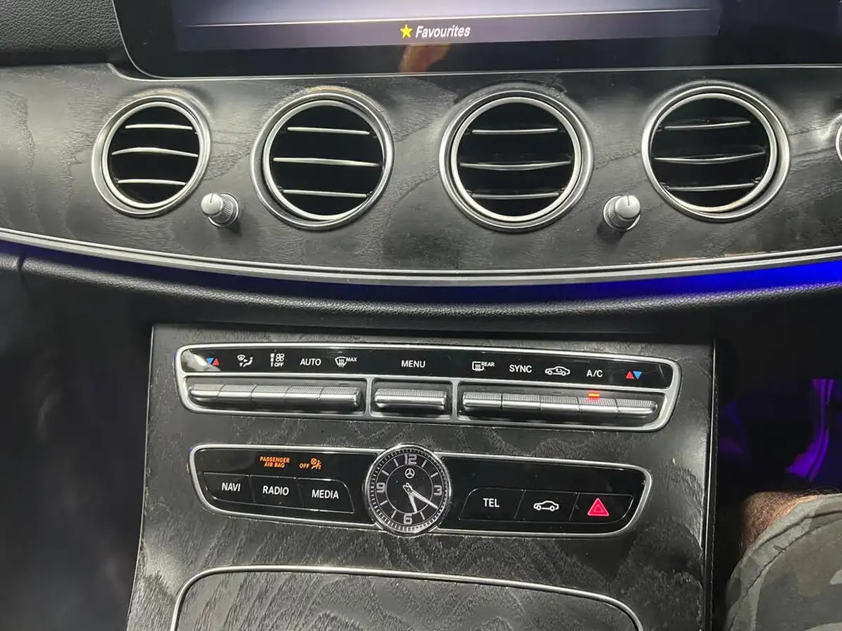 2019-mercedes-benz-e-class-20d-e220d-amg-line-saloon-4d-plus-big-20