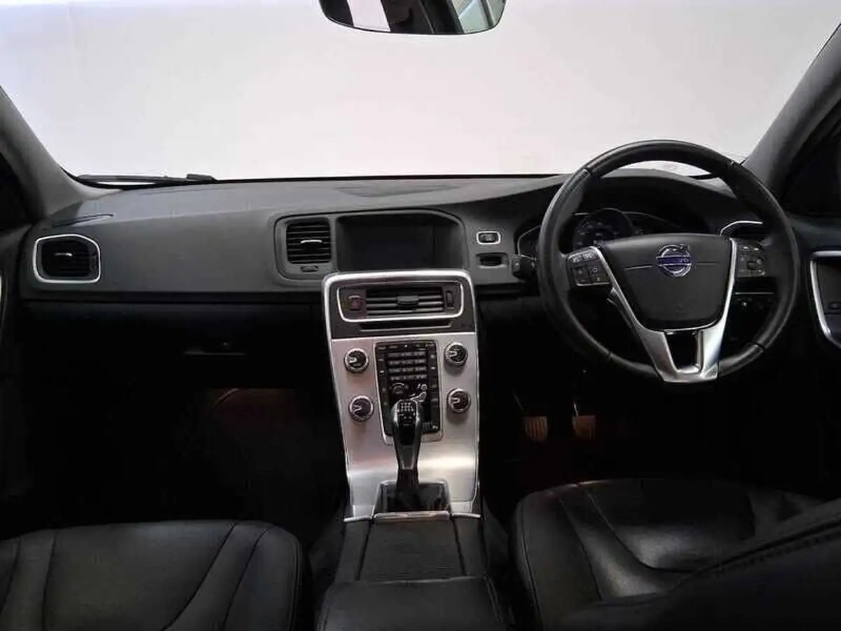 2018-volvo-s60-20-t4-se-big-15