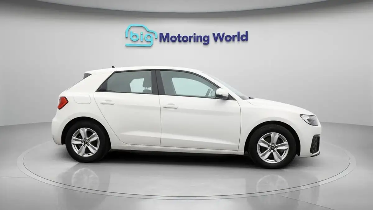 2021-audi-a1-10-30-tfsi-technik-110ps-big-8