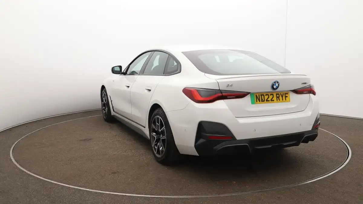 2022-bmw-i4-e-edrive40-m-sport-big-62