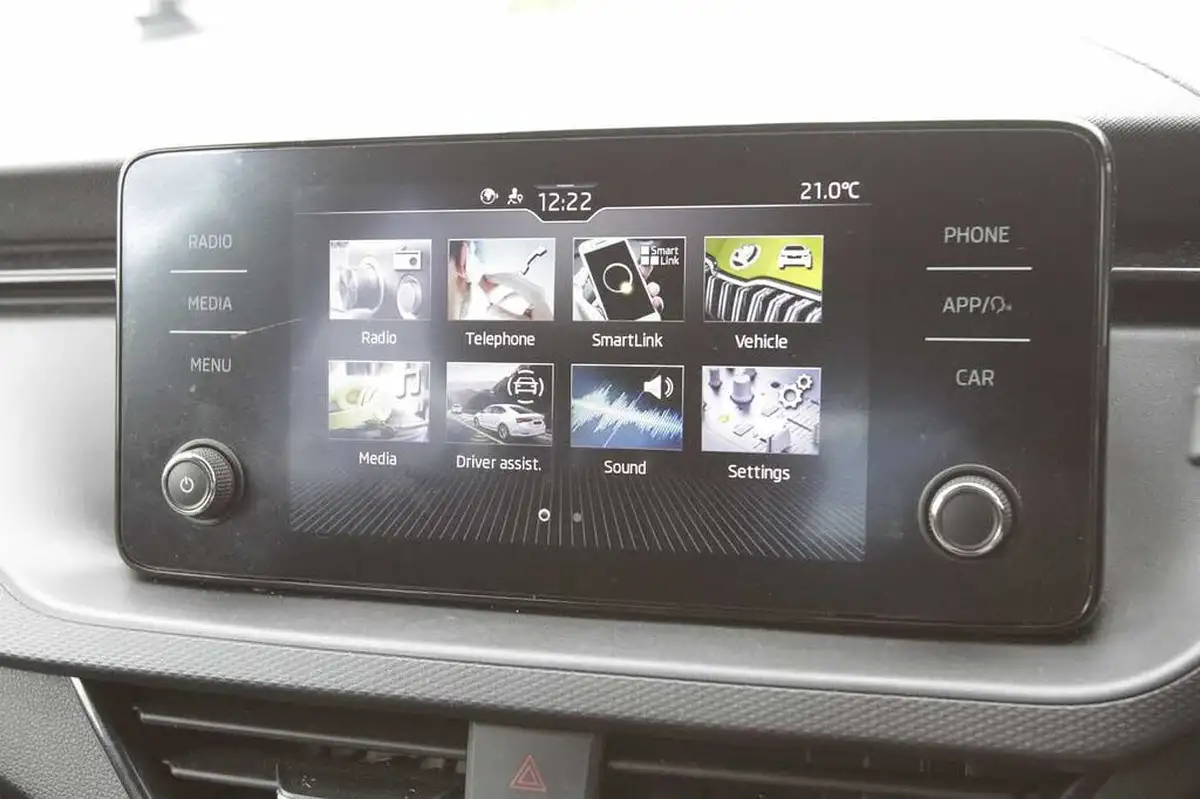 2021-skoda-kamiq-10-tsi-se-109ps-big-16