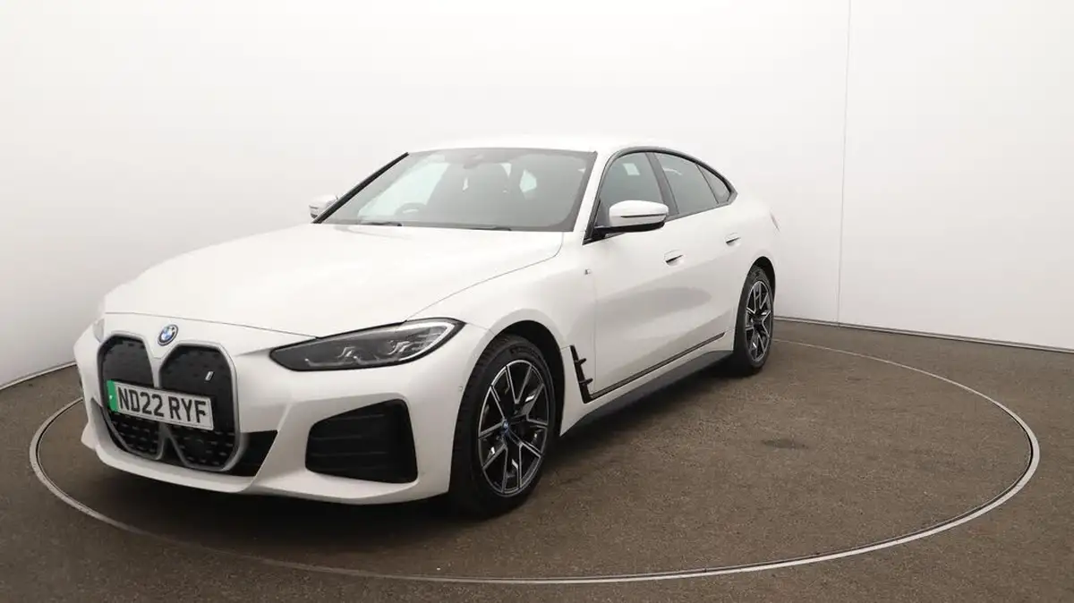 2022-bmw-i4-e-edrive40-m-sport-big-38