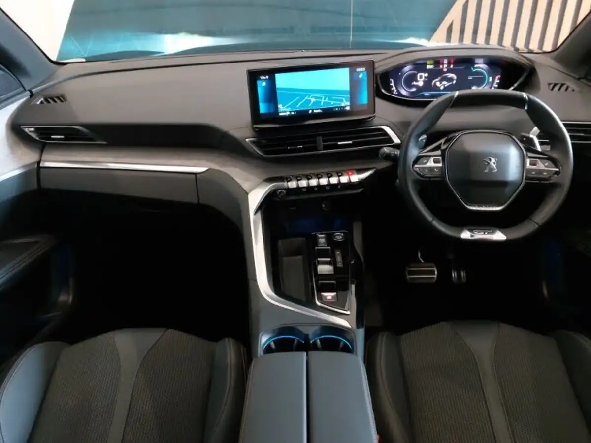2023-peugeot-3008-suv-12-puretech-gt-136ps-hybrid-e-dsc6-big-2