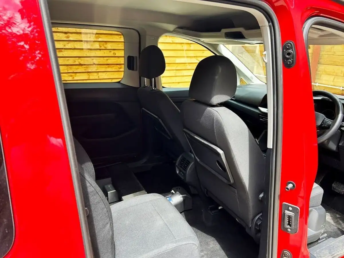 2023-ford-tourneo-connect-20-titanium-auto-big-9