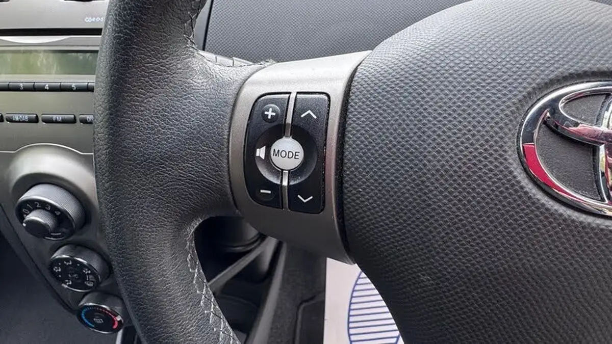 2010-toyota-yaris-10-tr-3d-big-19