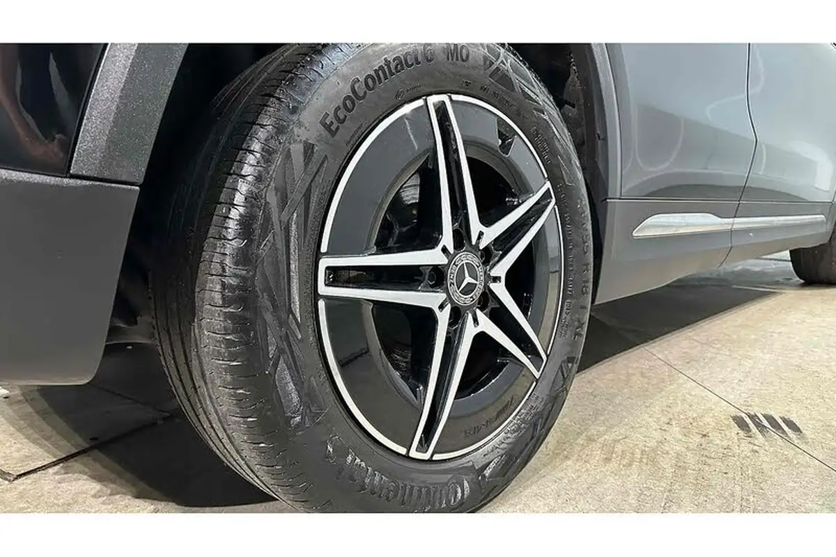 2021-mercedes-benz-eqa-e-eqa-250-amg-line-big-16