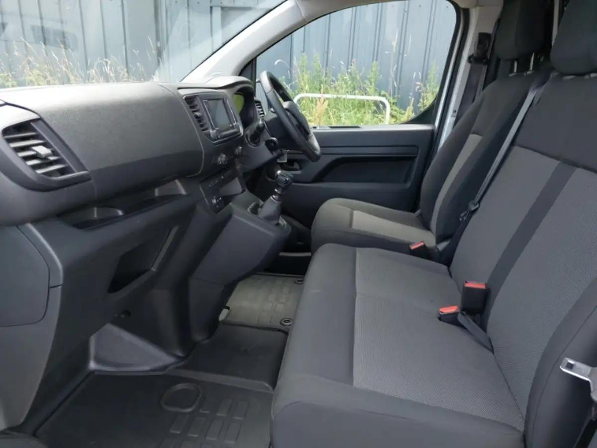 2023-citroen-dispatch-20bluehdi-enterprise-edition-xl-145pseu6d-1400-panel-big-4