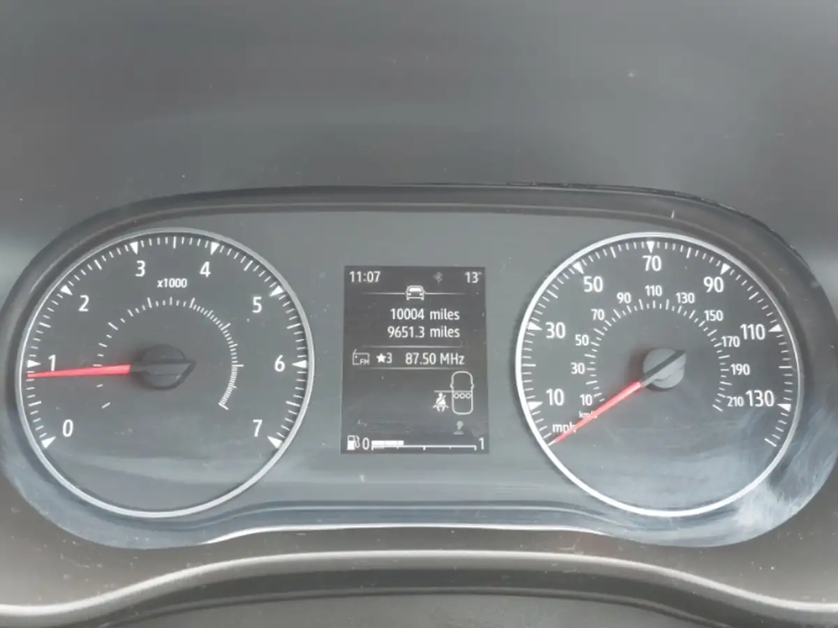 2024-dacia-sandero-10-tce-essential-90bhp-big-11