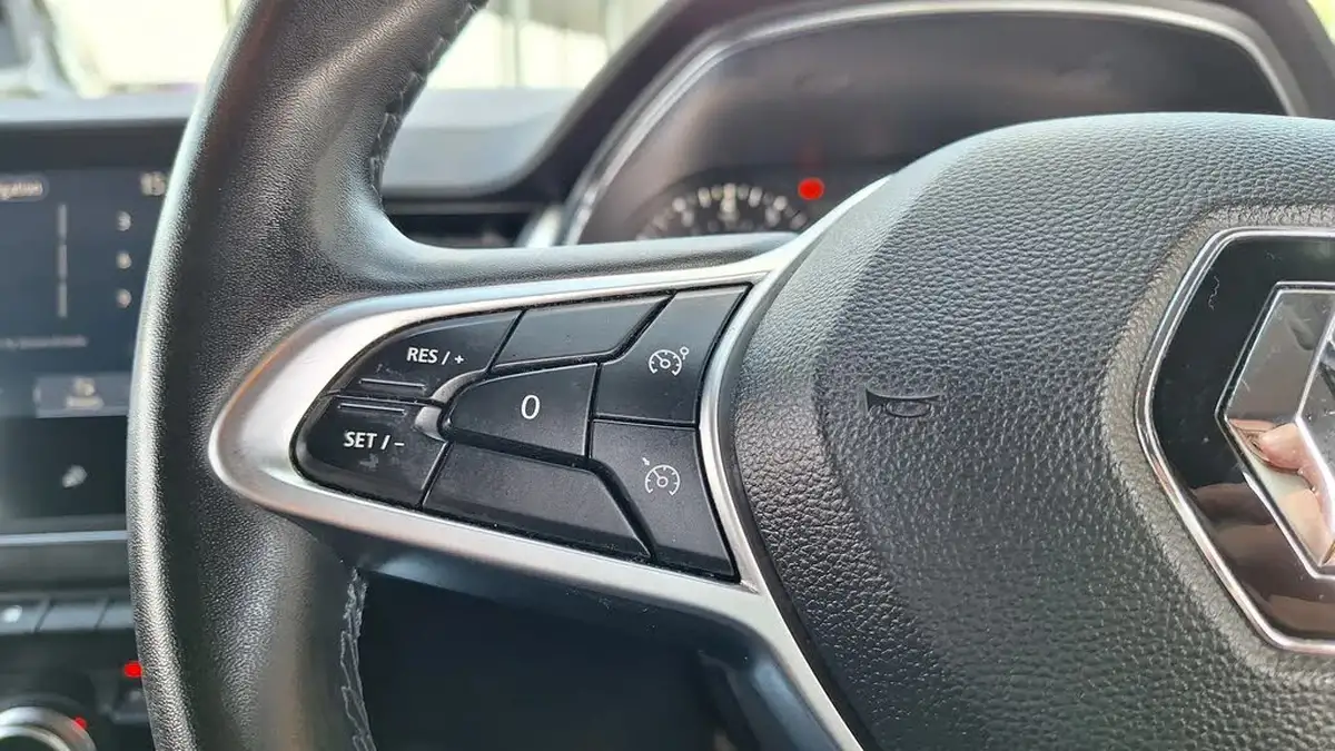 2021-renault-captur-13-tce-iconic-140ps-big-27