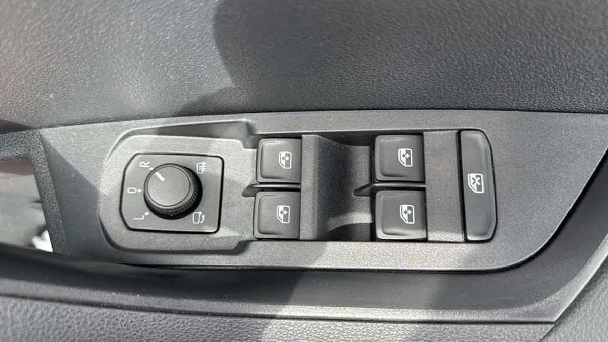 2022-skoda-karoq-15-tsi-sportline-dsg-big-20