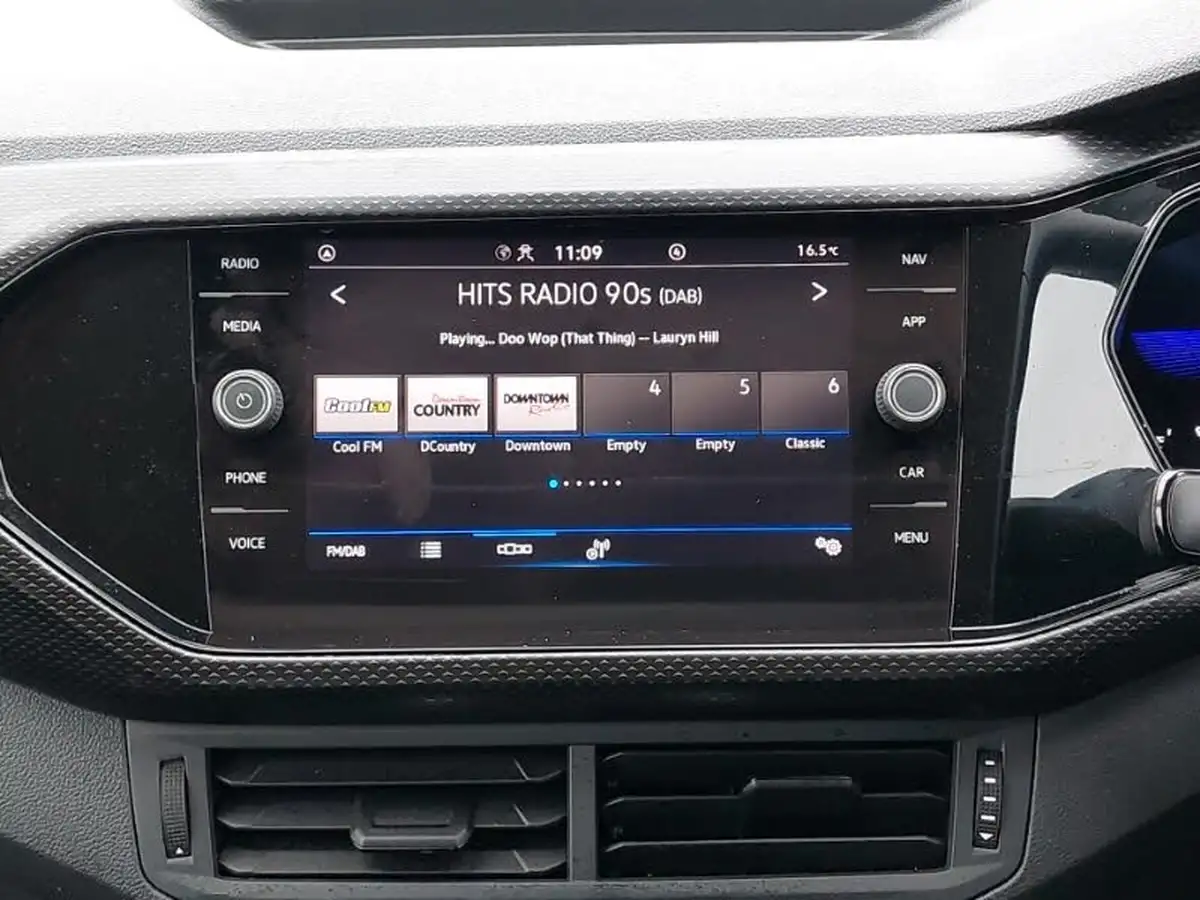 2022-volkswagen-t-cross-10-tsi-se-110ps-dsg-big-10