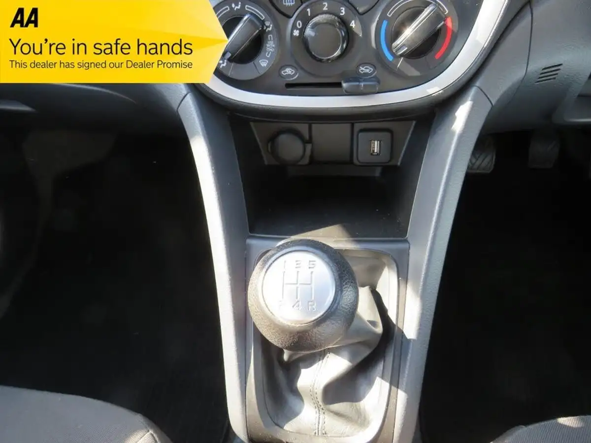 2019-suzuki-celerio-10-sz2-69ps-big-17