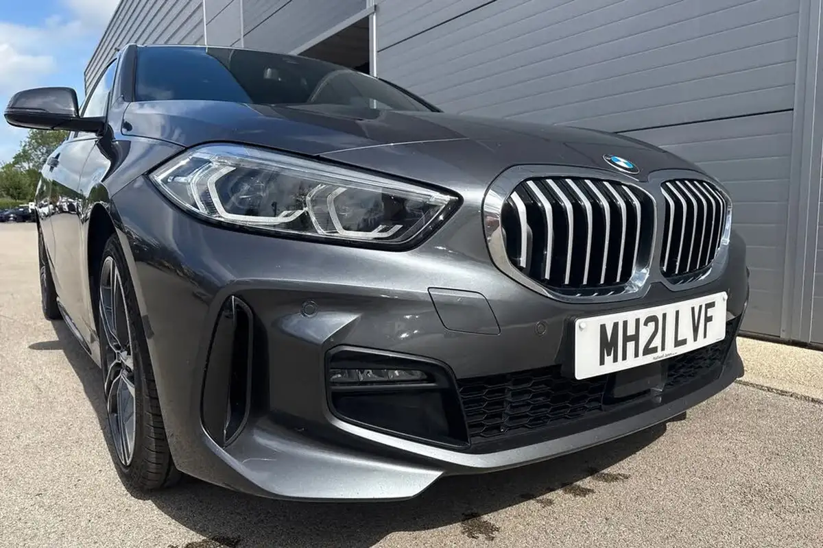2021-bmw-1-series-15-118i-m-sport-lcp-big-16