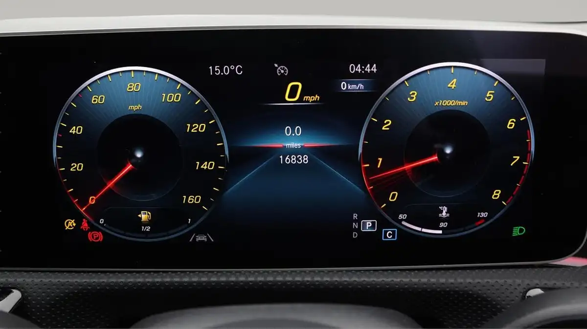2019-mercedes-benz-a-class-20-a220-amg-line-premium-plus-hatchback-5d-4matic-big-10