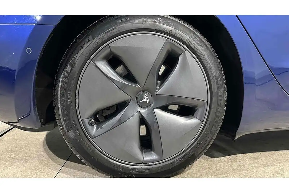 2019-tesla-model-3-e-standard-plus-big-14
