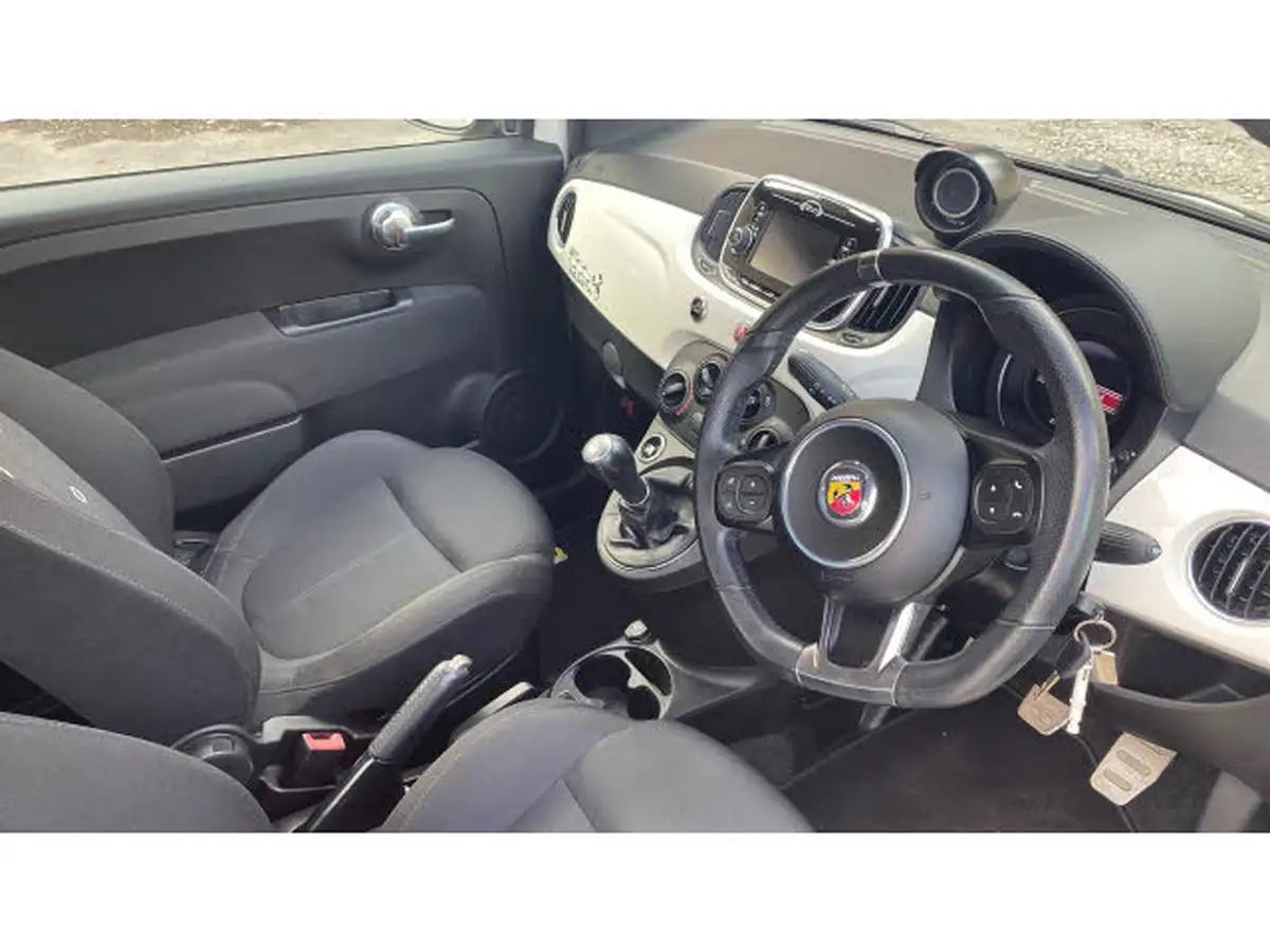 2018-abarth-595-14-tjet-big-10