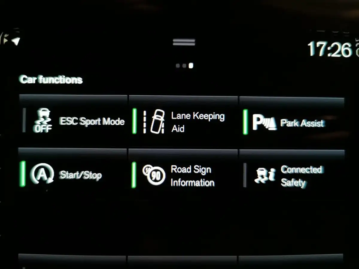 2022-volvo-xc40-15-t3-momentum-auto-big-27
