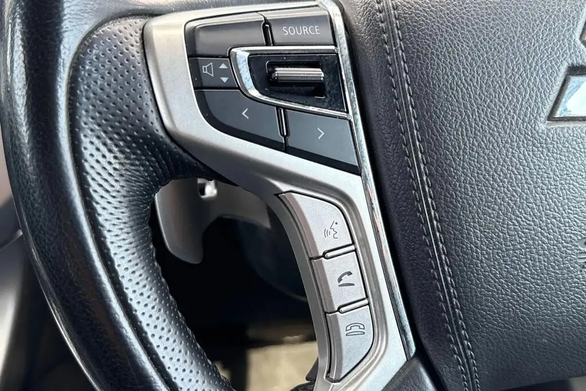 2020-mitsubishi-shogun-sport-24di-d-3-big-31