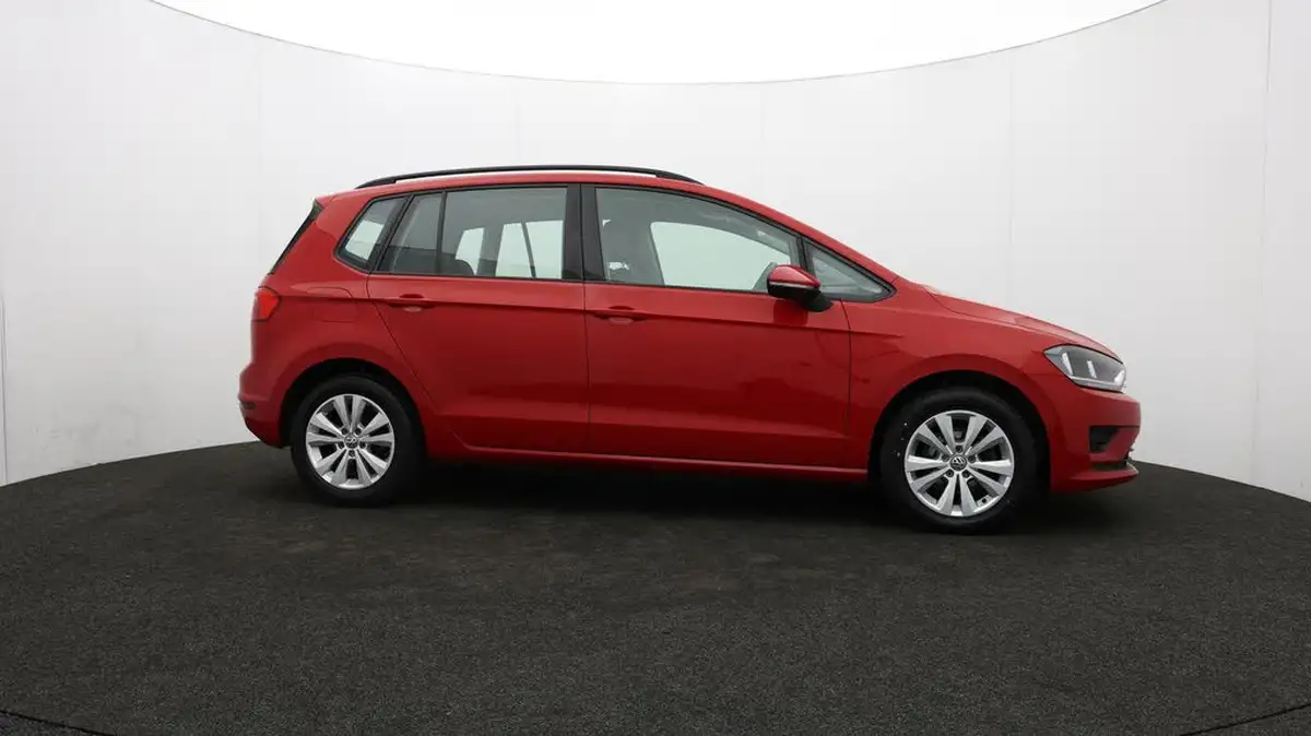 2017-volkswagen-golf-sv-16tdi-se-110ps-bmtss-big-43