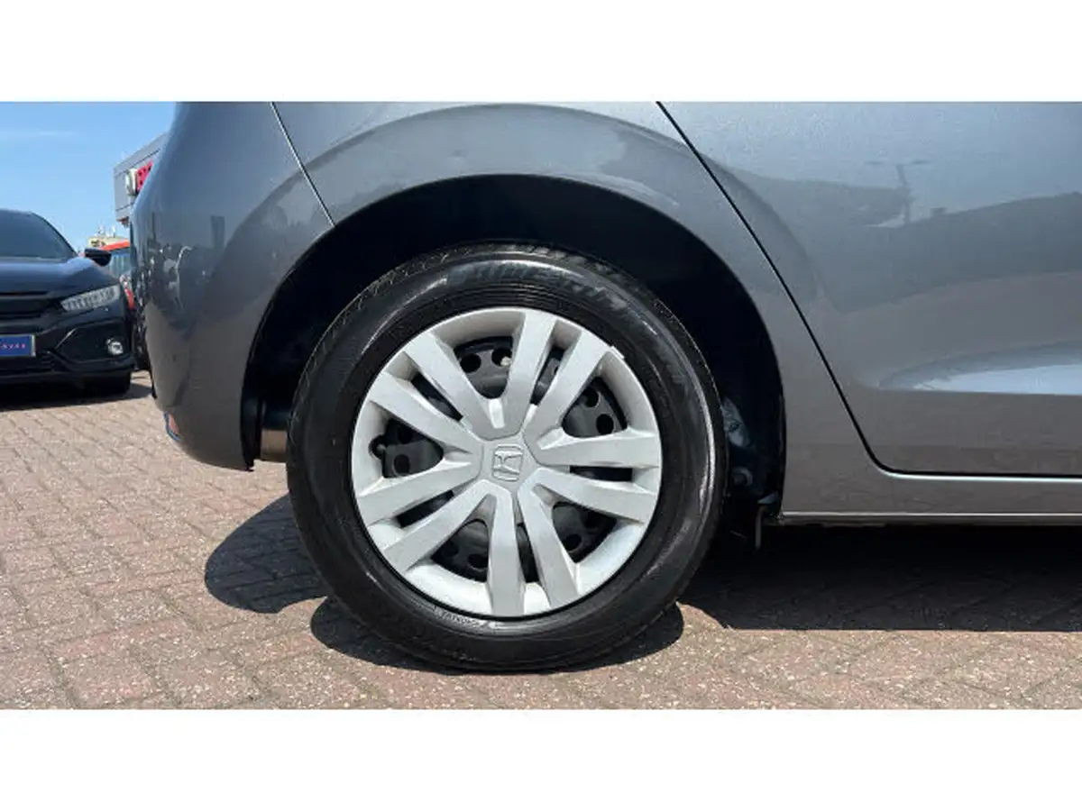 2022-honda-jazz-15-i-mmd-se-109ps-big-8