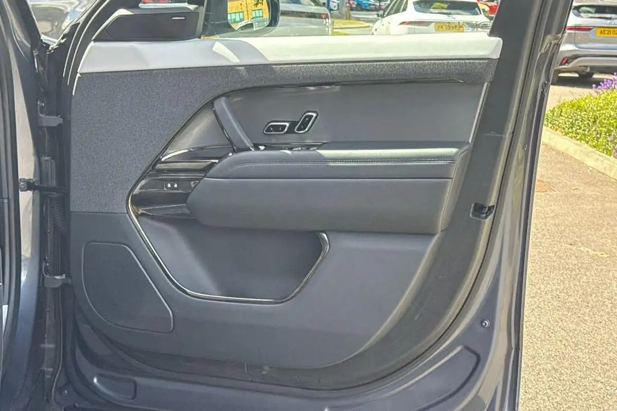 2023-land-rover-range-rover-sport-30-p400-dynamic-se-big-51