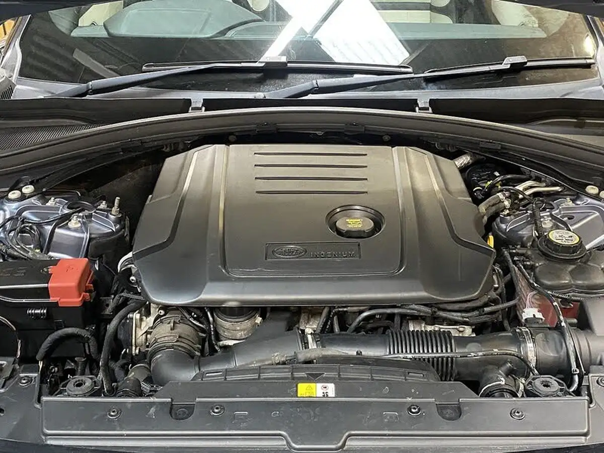 2018-land-rover-range-rover-velar-20-d240-r-dynamic-hse-big-8