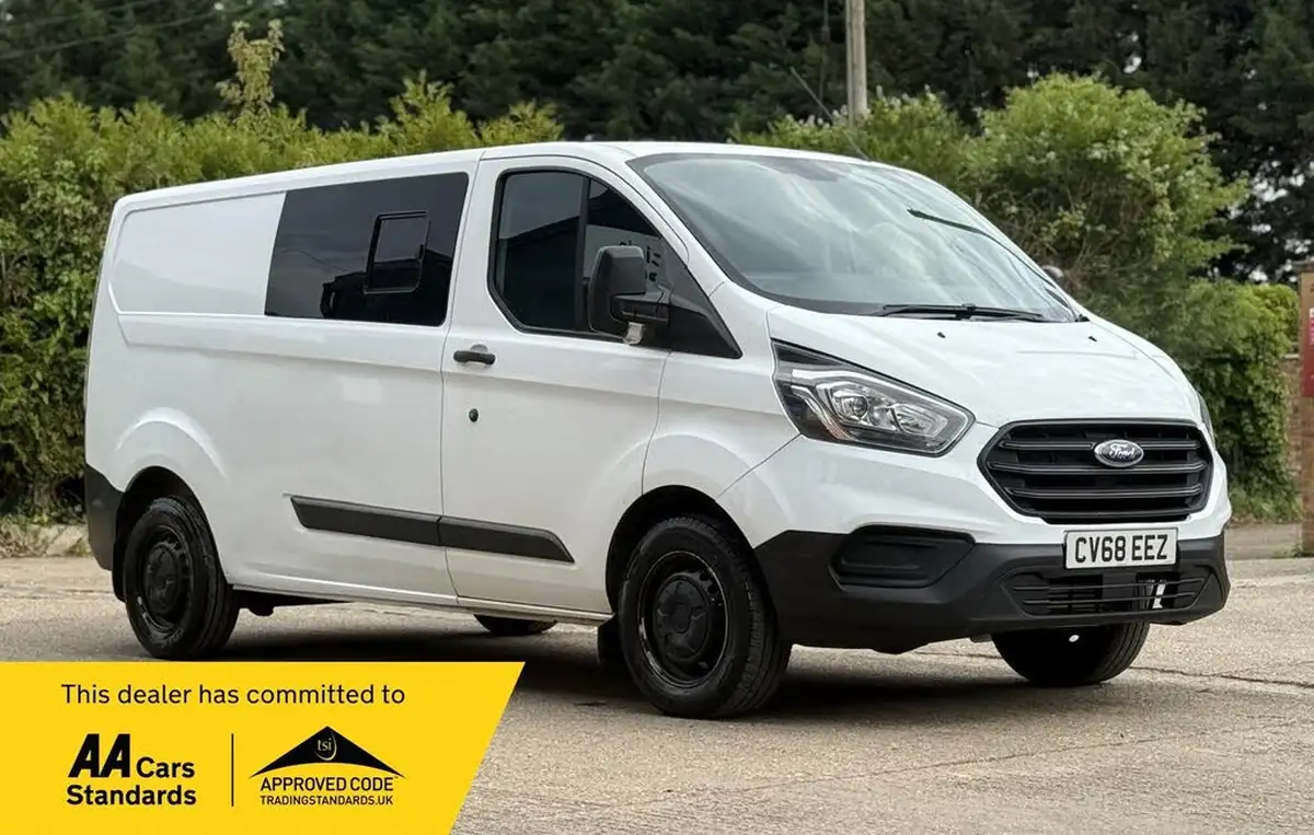 2018-ford-transit-custom-20tdci-300-l2h1-105pseu6-panel-van-big-0
