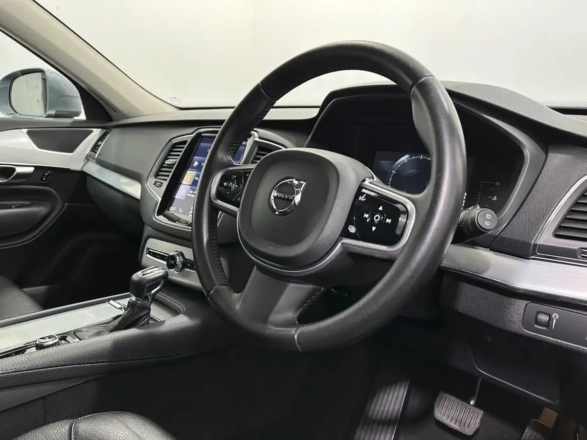 2017-volvo-xc90-20td-d5-momentum-awd-auto-big-9