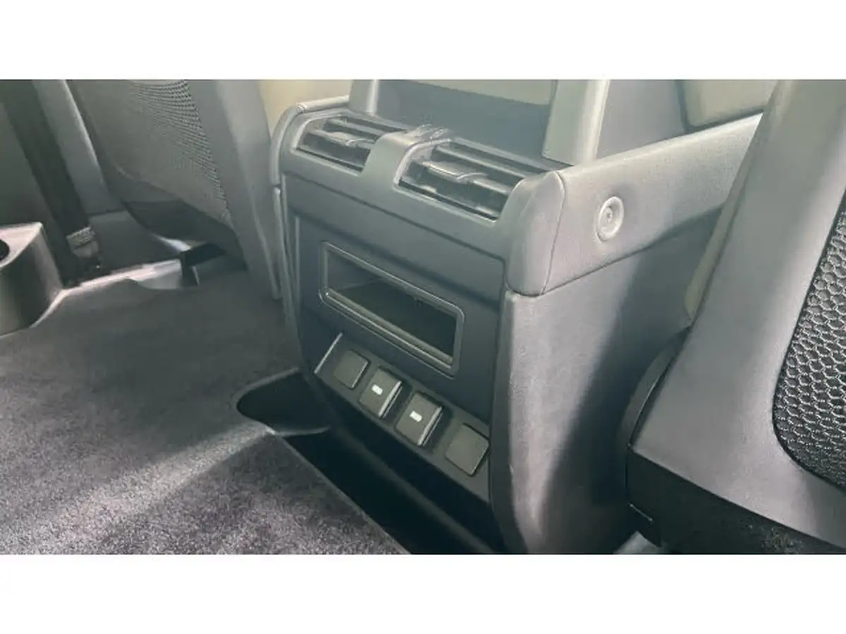 2023-land-rover-90-defender-30-d250-x-dynamic-se-big-17