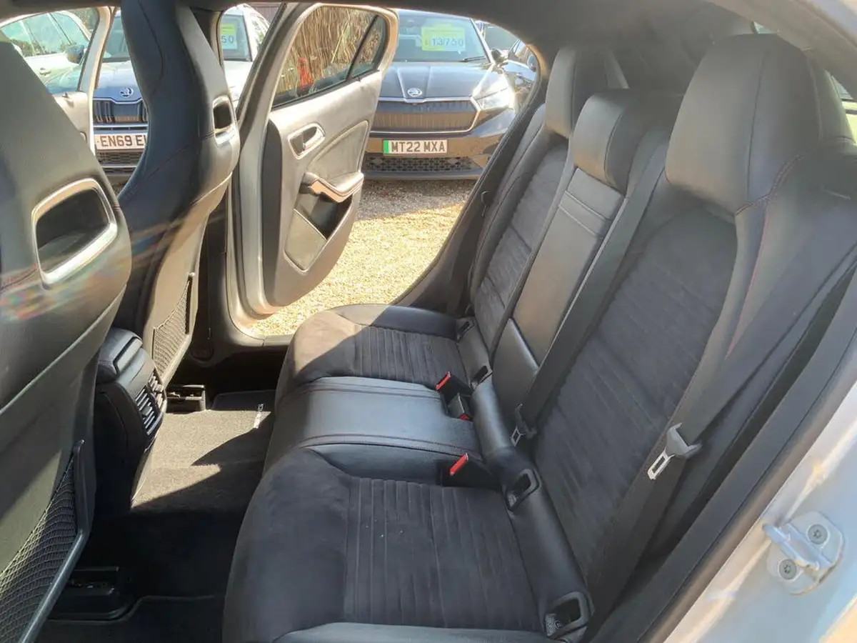 2015-mercedes-benz-gla-class-21cdi-amg-line-168bhp-premium-plus-4matic-big-43