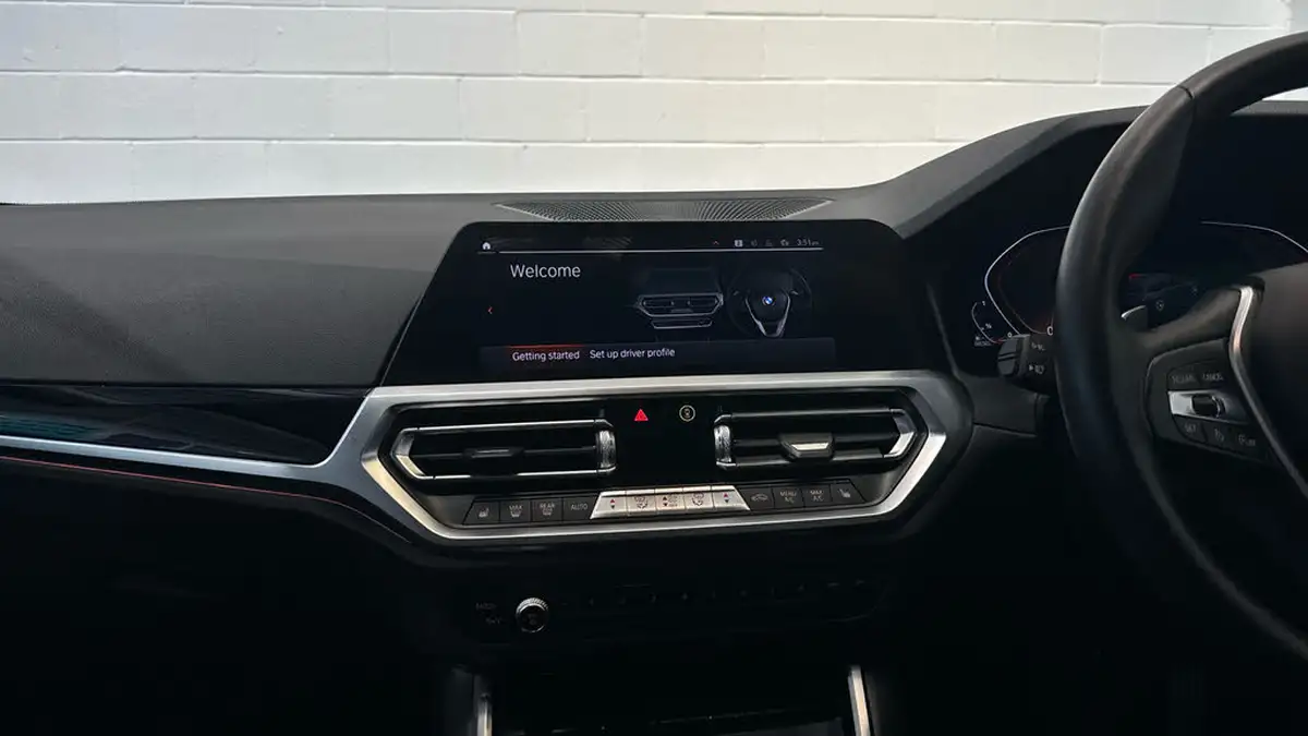 2021-bmw-3-series-20td-320d-sport-touring-5d-big-11