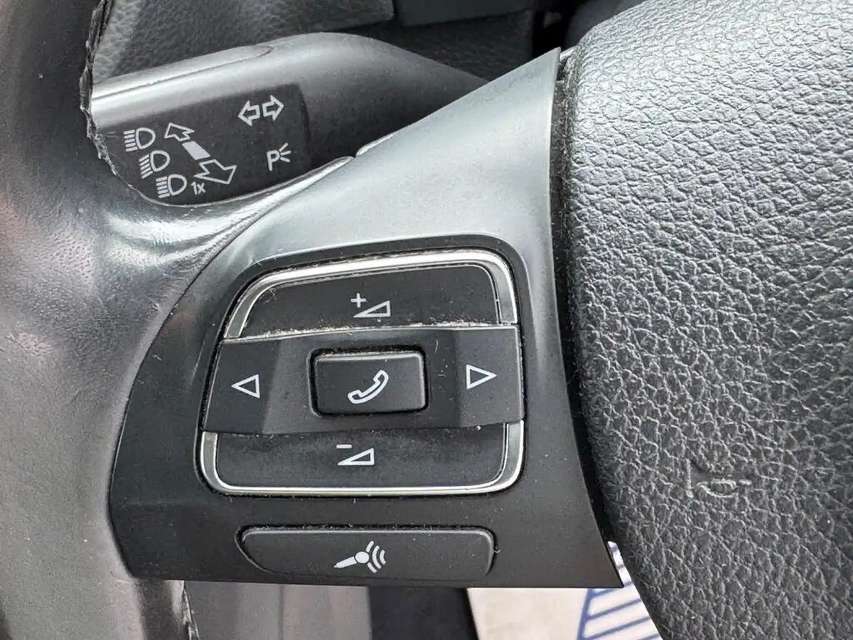 2013-volkswagen-tiguan-20tdi-match-140ps-4wd-dsg-big-46