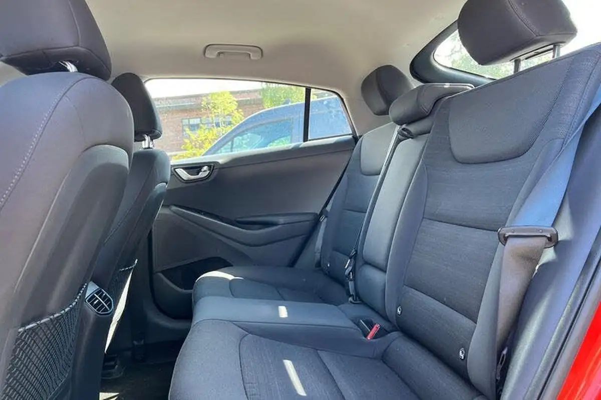 2018-hyundai-ioniq-16-gdi-premium-hybrid-big-19