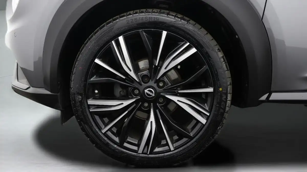 2022-nissan-juke-10-dig-t-tekna-big-18