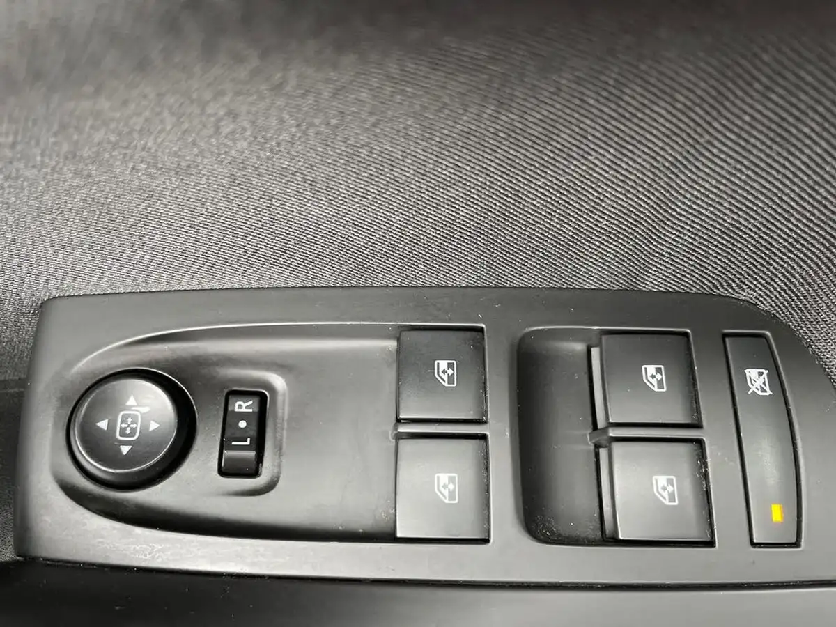 2018-vauxhall-astra-14i-16v-turbo-sri-nav-150ps-hatchback-big-19