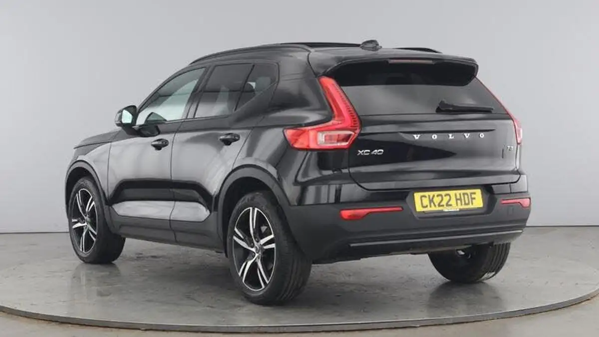 2022-volvo-xc40-15-t3-r-design-auto-big-2