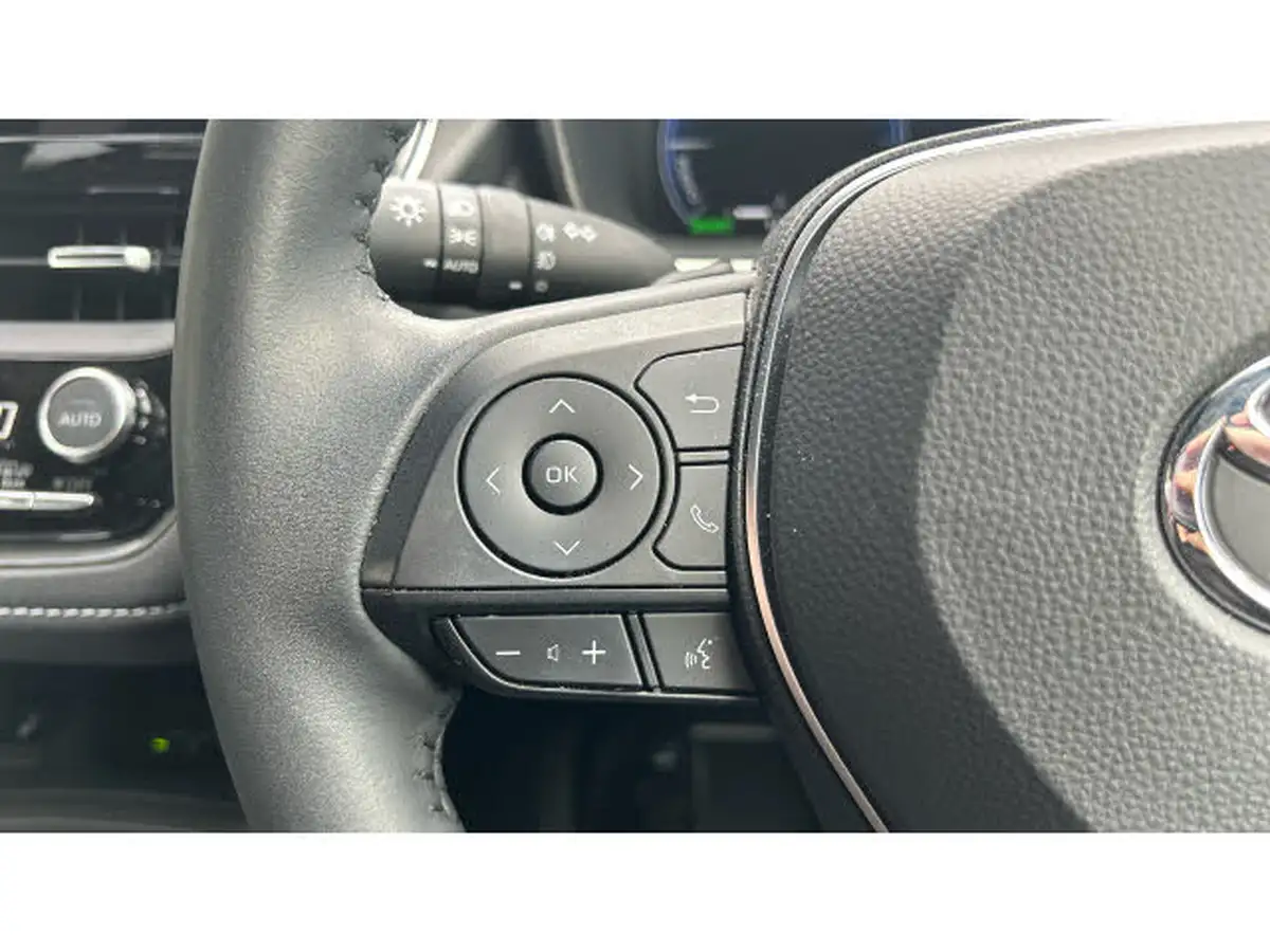 2023-toyota-corolla-20-vvt-i-excel-193bhp-hatchback-big-19