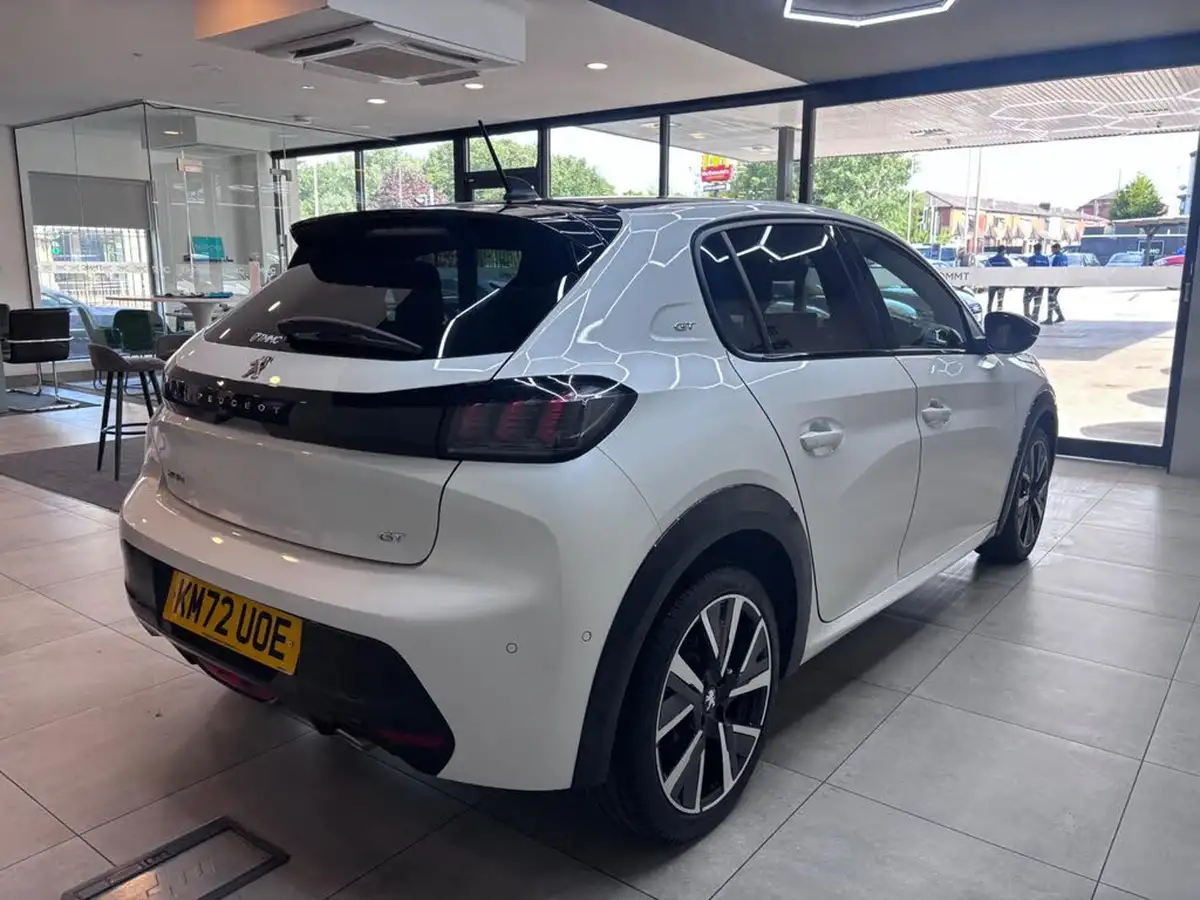 2022-peugeot-208-12-puretech-gt-100ps-big-11