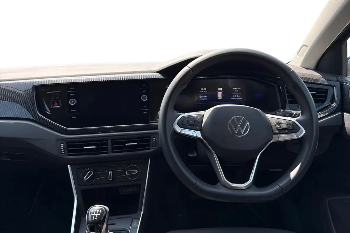 2023-volkswagen-polo-10-tsi-life-big-17