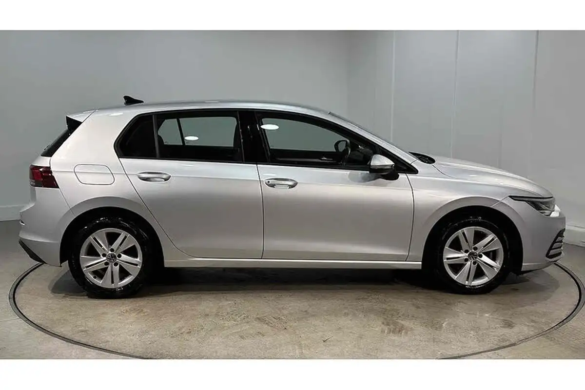 2022-volkswagen-golf-20tdi-life-hatchback-big-4
