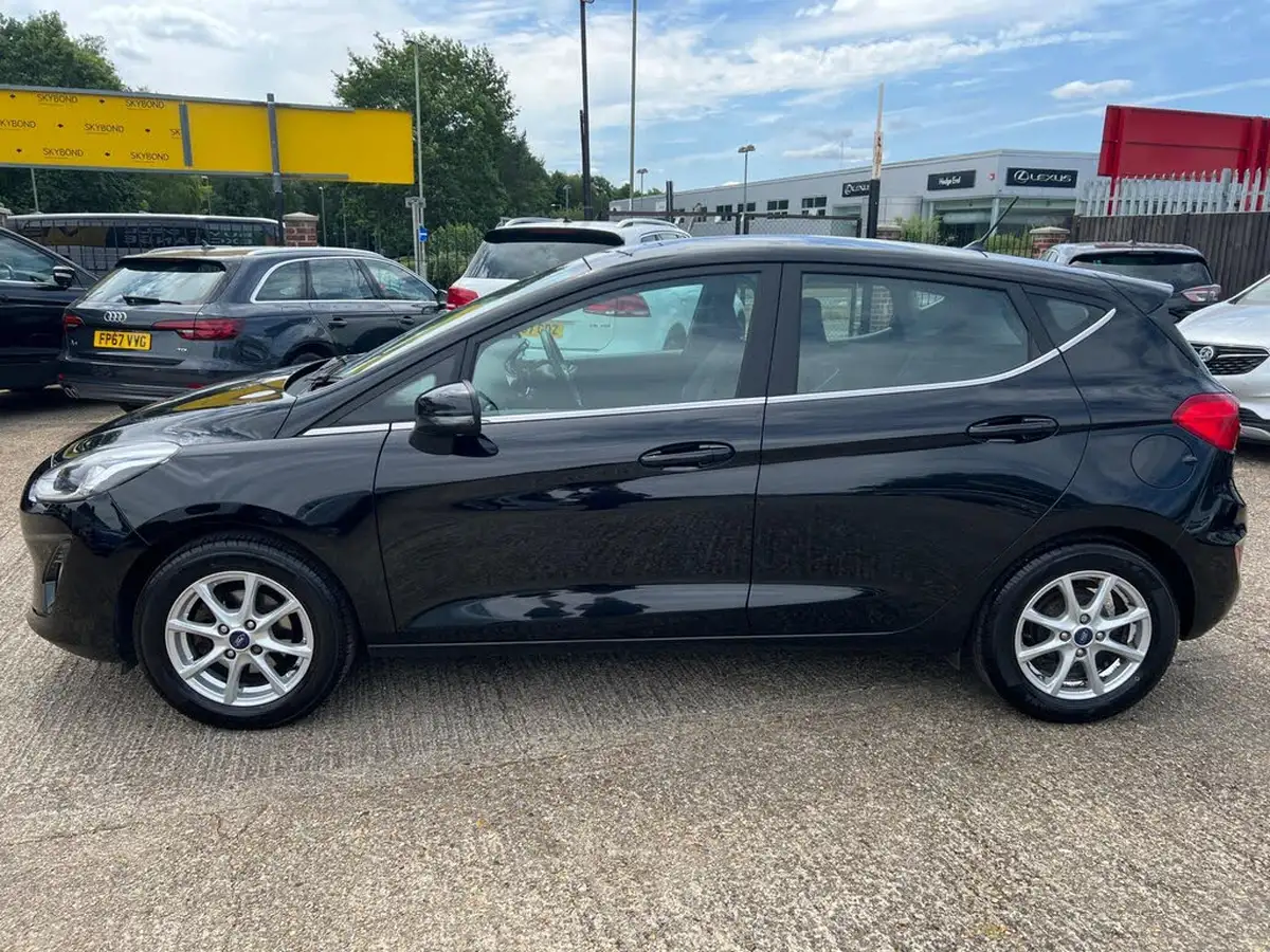 2018-ford-fiesta-11-ti-vct-zetec-5d-big-3