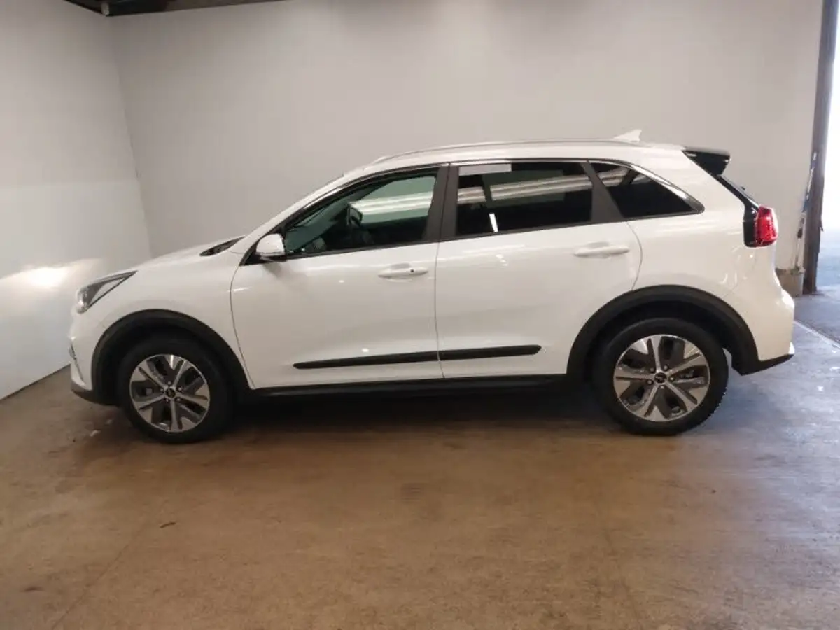 2022-kia-e-niro-ev-2-134bhp-39-big-3