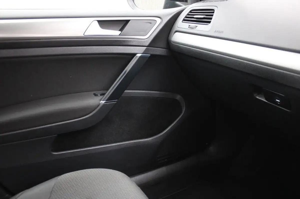 2015-volkswagen-golf-14-tsi-se-estate-5d-dsg-big-22